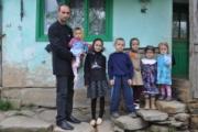 Drama a şapte copii orfani de mamă pe care încă o aşteaptă