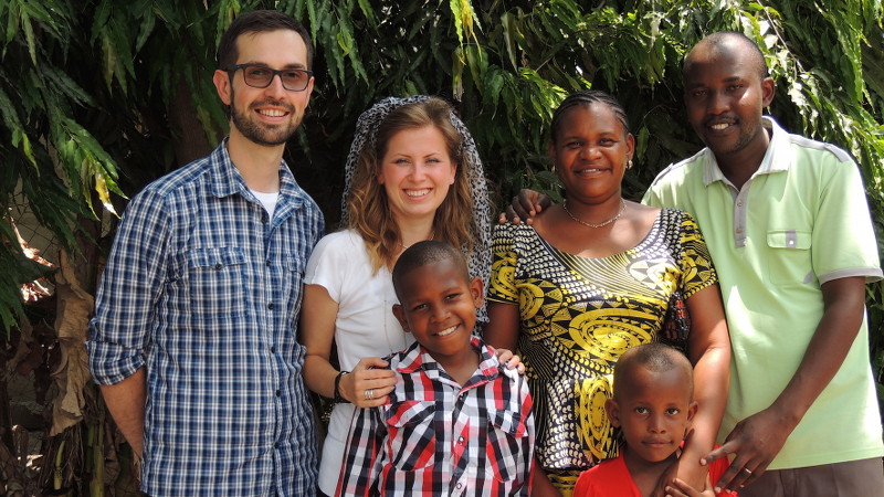 Familia Cuceuan – Proiectul de traducere a Bibliei continuă în Tanzania