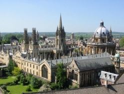 Oxford studiaza credinta in Dumnezeu