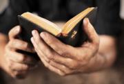 Doneaza o Biblie – Mai avem nevoie de 421 de Biblii pana pe 18 Iulie pentru catunele din Muntii Apuseni